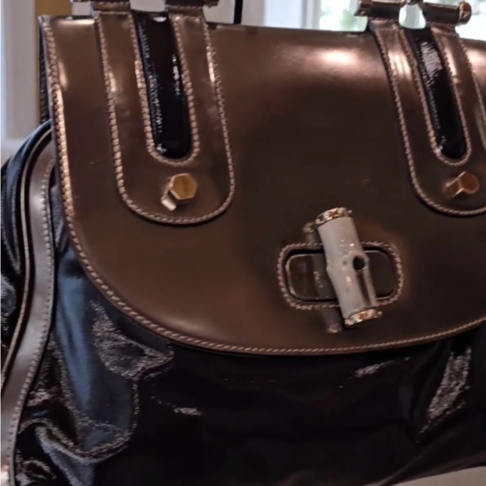 Gucci Black and Gold Satchel with Classic Design - Picture 6 of 16